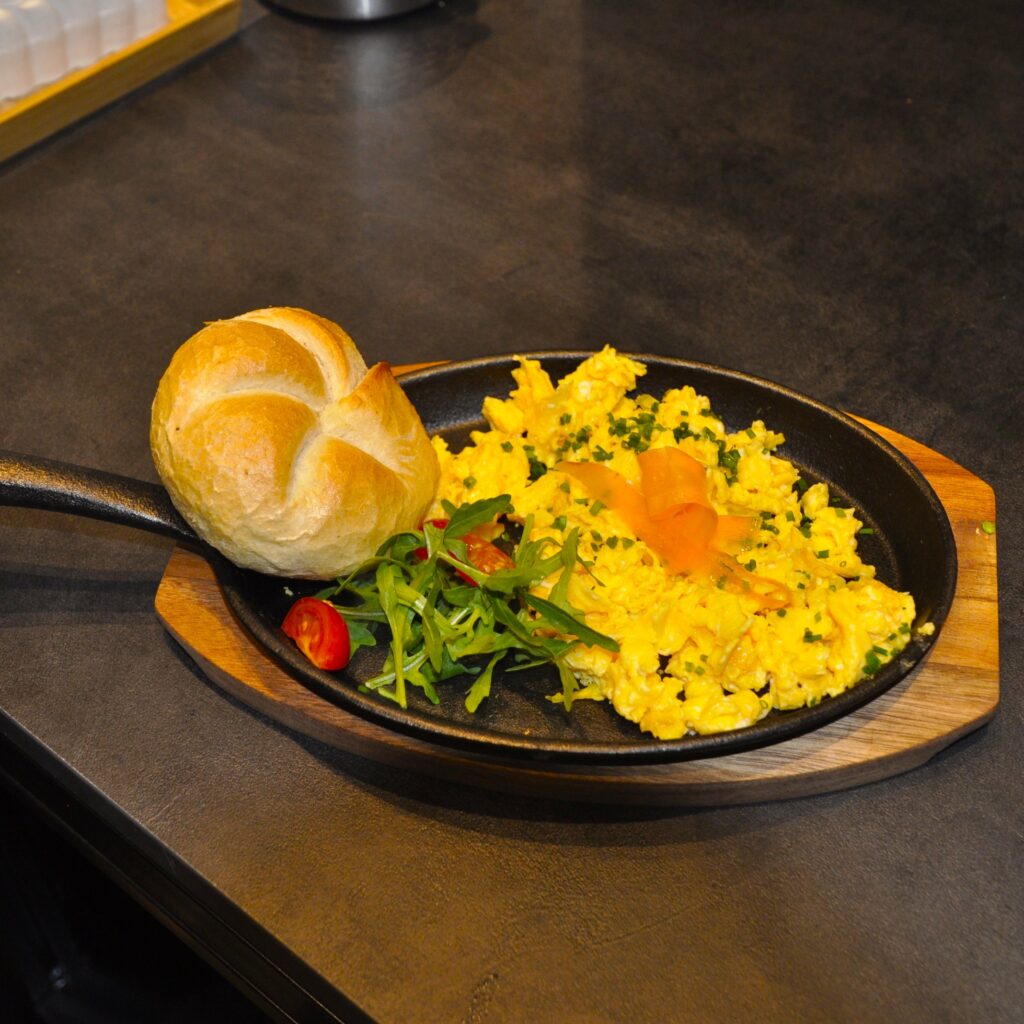 Eierspeis Rührei vegetarisch
Frühstück in Preding Gerlindes Cafe und Brunch Restaurant
Gerlindes Frühstückscafe Tel: 0676/5687722
