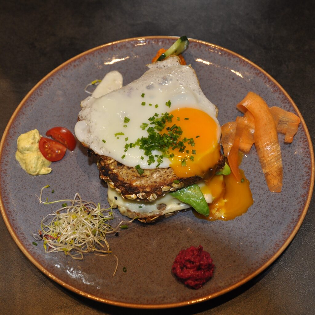 Avocadotoast vegetarisch
Frühstück in Preding Gerlindes Cafe und Brunch Restaurant
Gerlindes Frühstückscafe Tel: 0676/5687722
