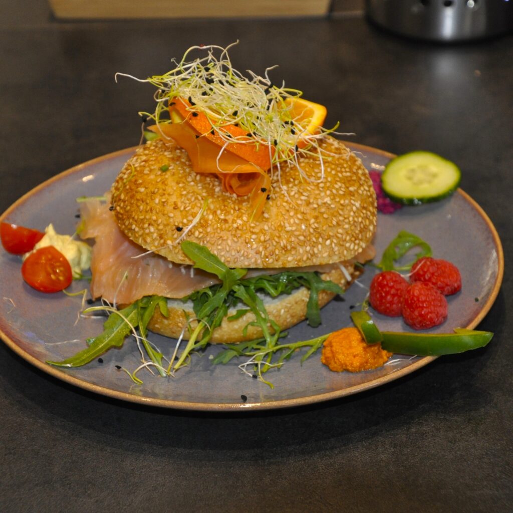 Bagel Lachs
Frühstück in Preding Gerlindes Cafe und Brunch Restaurant
Gerlindes Frühstückscafe Tel: 0676/5687722
