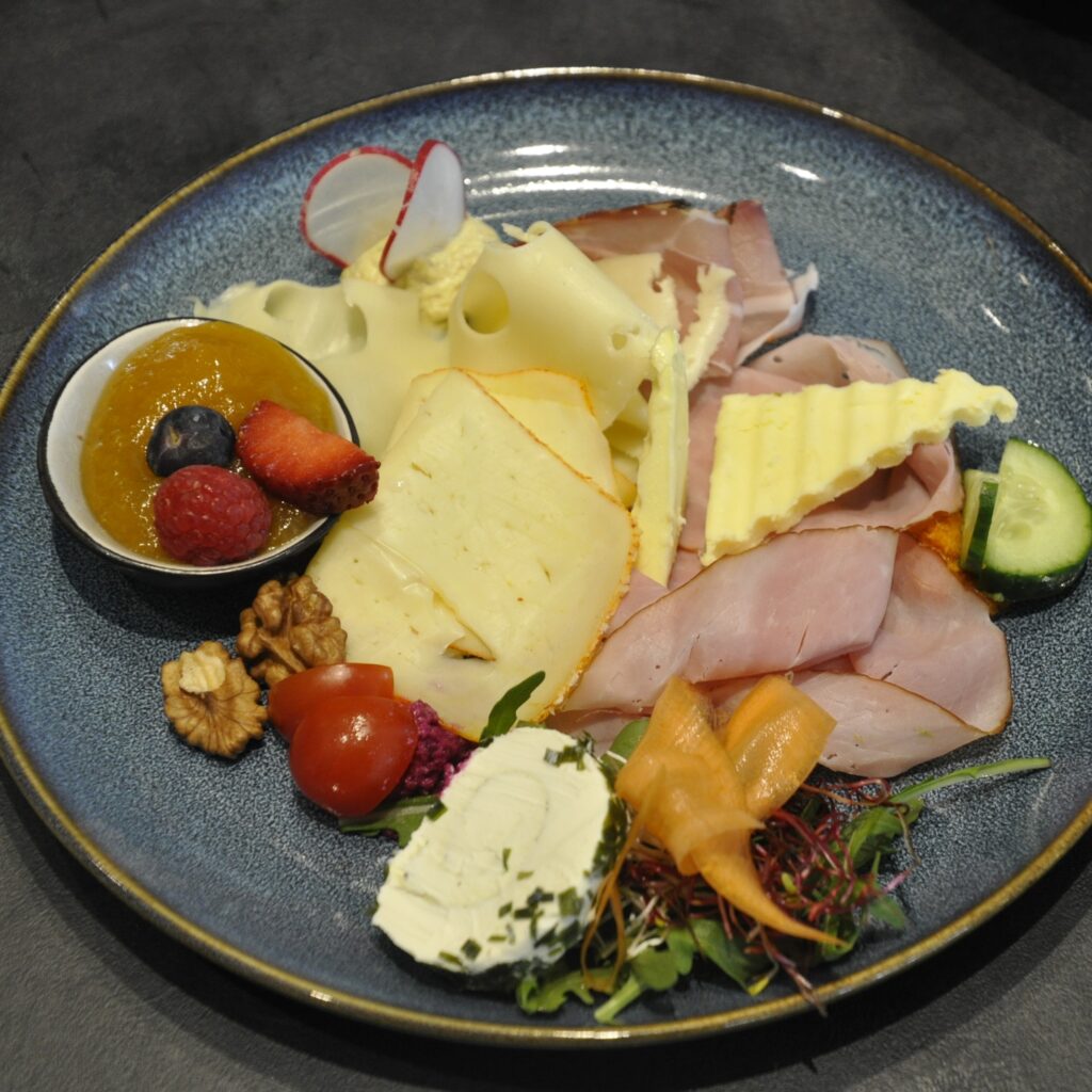 Vienna Calling
Frühstück in Preding Gerlindes Cafe und Brunch Restaurant
Gerlindes Frühstückscafe Tel: 0676/5687722
